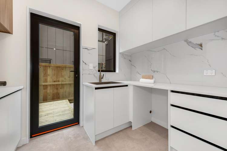 10 Mill Hill Close Flat Bush_35