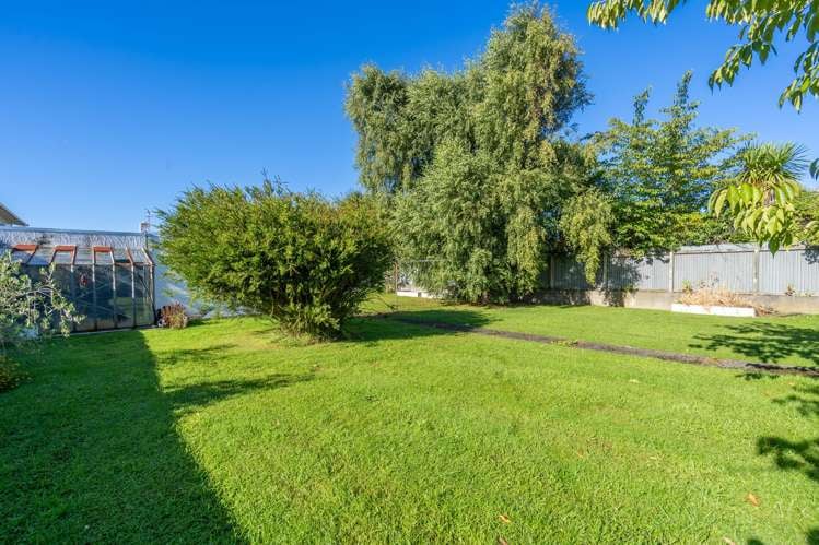 586 Tay Street Hawthorndale_26