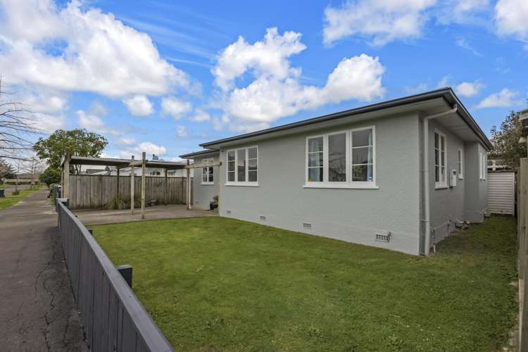 23 Burns Avenue Takaro_15