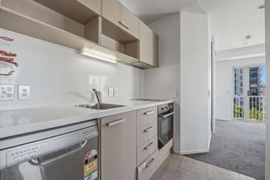 6F/208 Hobson Street_3