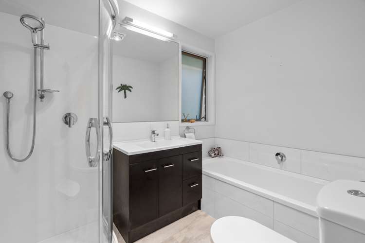 22 Saint Pauls Drive Brookfield_11