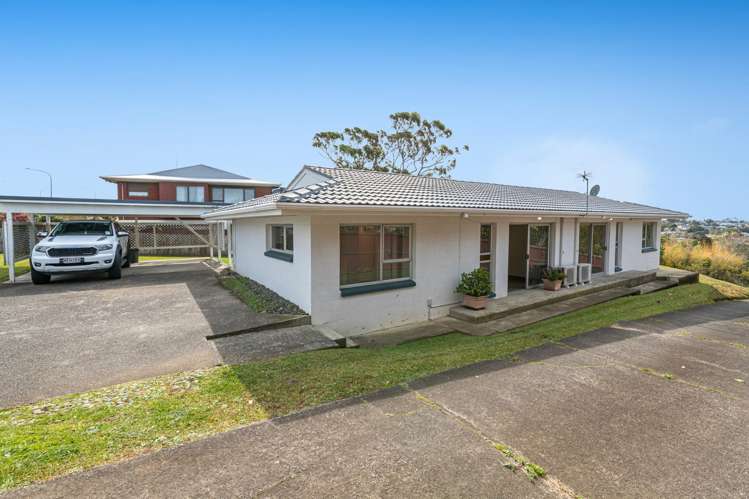 1/587 Glenfield Road Totara Vale_18