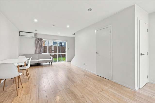 2/4 Littler Place Hamilton East_3