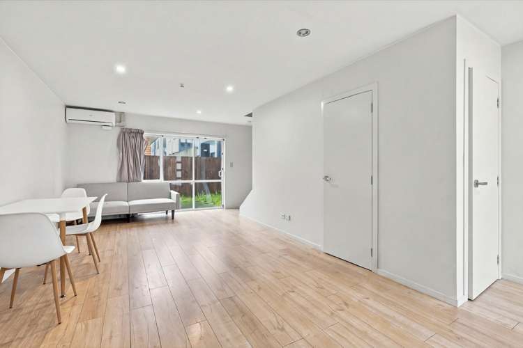 2/4 Littler Place Hamilton East_3