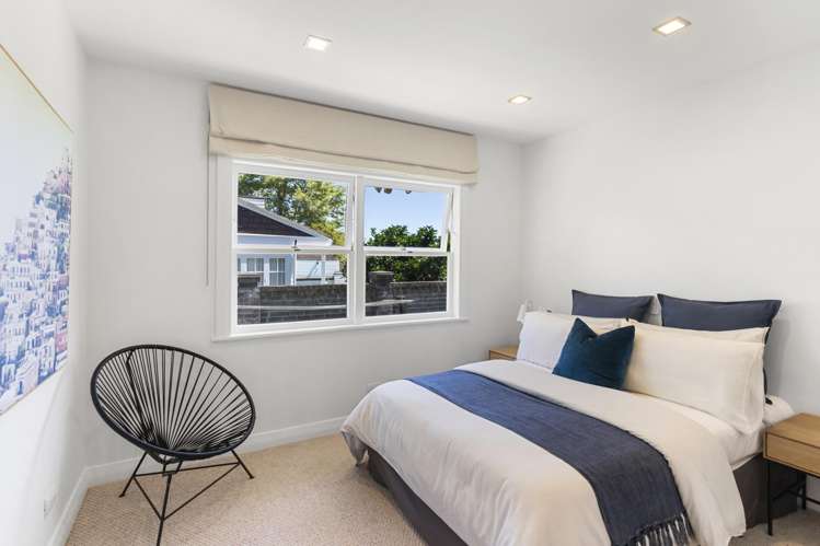 5B Crescent Road Epsom_13