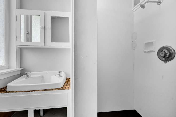 106 Seaview Road Westown_19