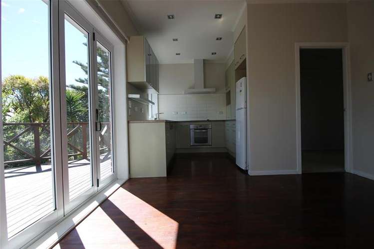 68 Beach Road Mellons Bay_4