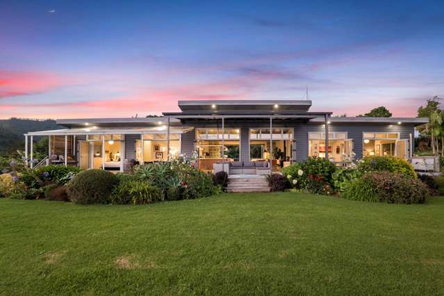 Relaxed Living with Harbour Views