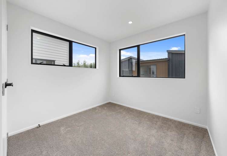 2/114 Cascades Road Pakuranga Heights_6