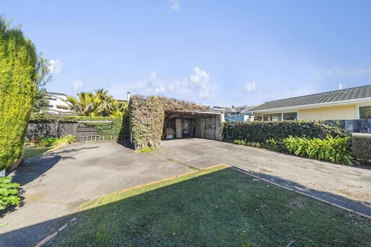 95 and 97 Beach Road Otumoetai_15