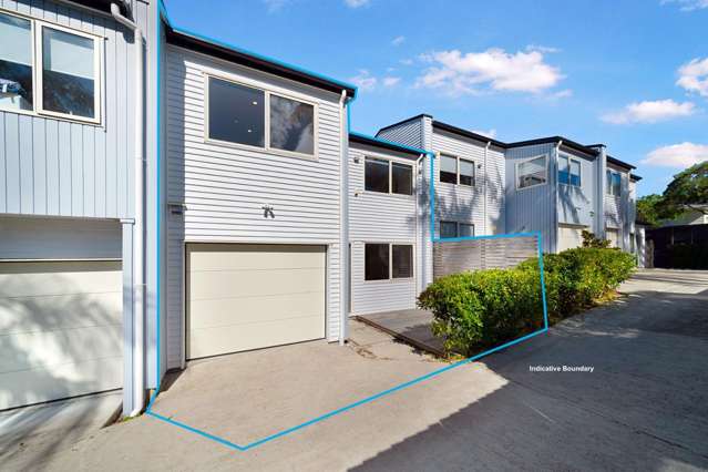 Spacious 3-Bedroom Family Home in Massey