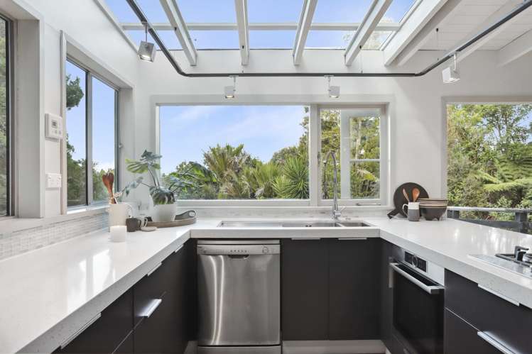 8 Arapito Road Titirangi_5