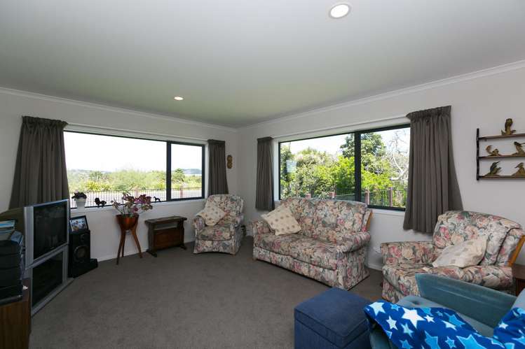 4 Golf Course Lane Waiwhakaiho_11