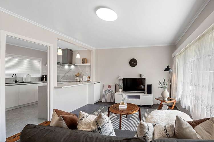 2/56A Taharoto Road Takapuna_4