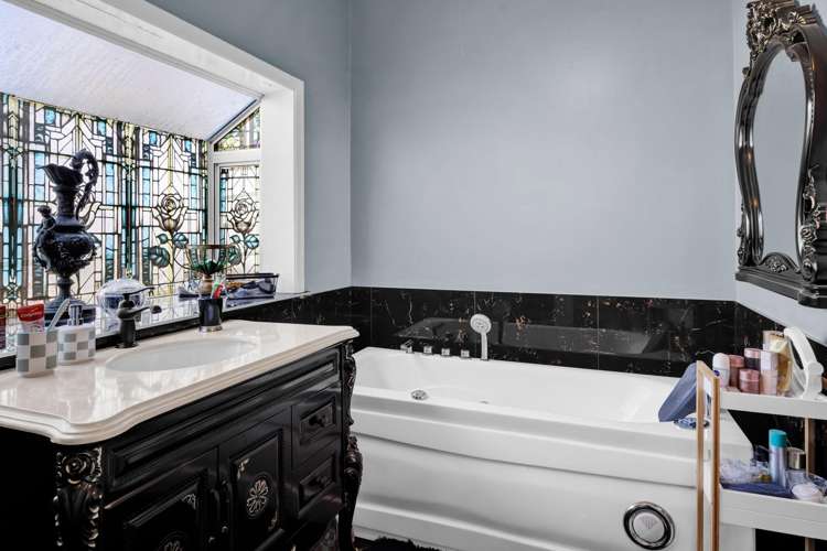 24 Castle Street Eltham_16