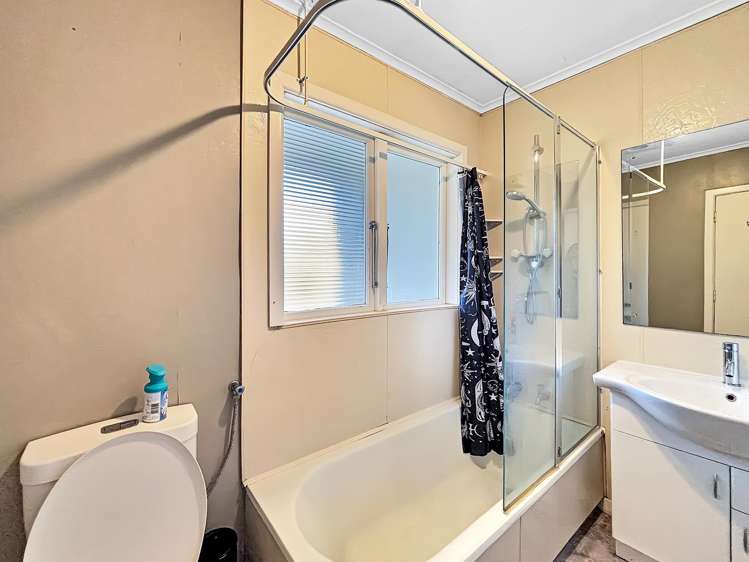 168 Newcastle Street Mahia_7