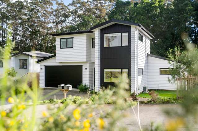 Legal Home & Income with Bush Views in Orewa