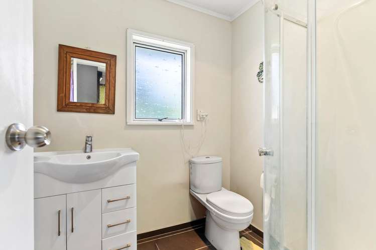 13A Ocean View Road Hillcrest_17