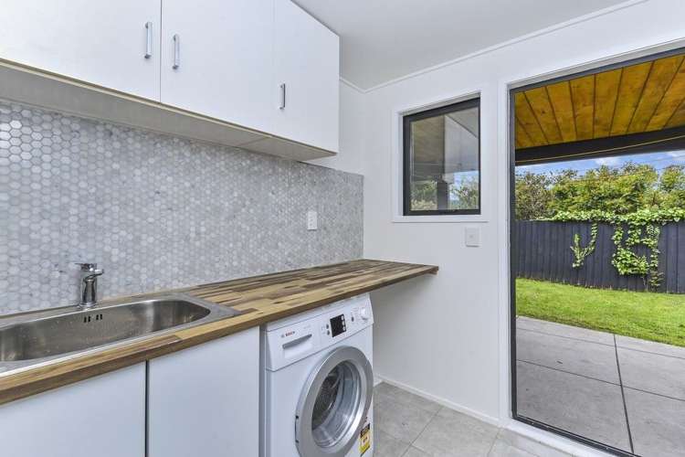 14 Commodore Parry Road Castor Bay_17