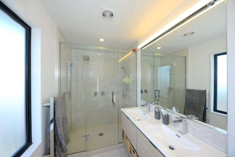 591 Madras Street Saint Albans_19