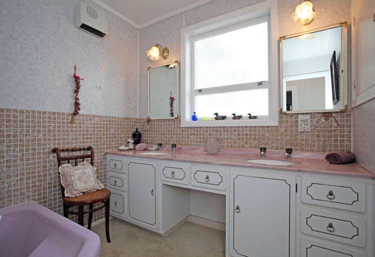 757 Glenbrook Road Kingseat_12