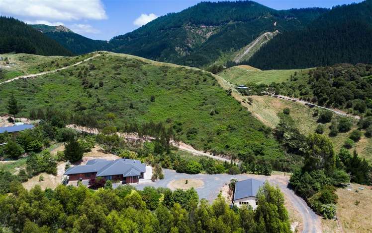 98 Mac'S Road Hira_27