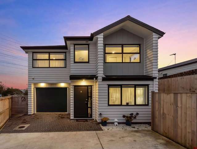 Stunning 4BR New Build in Mt. Wellington!