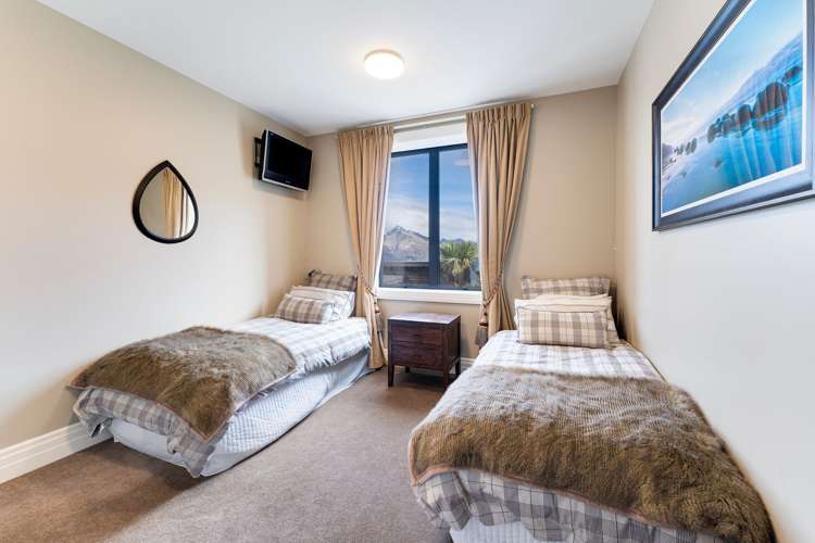 10b Belfast Terrace Queenstown_18