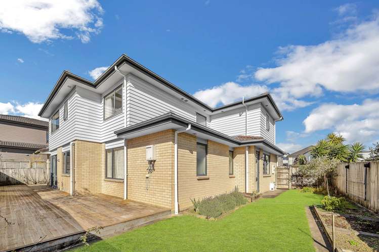 8 Listack Drive Flat Bush_16