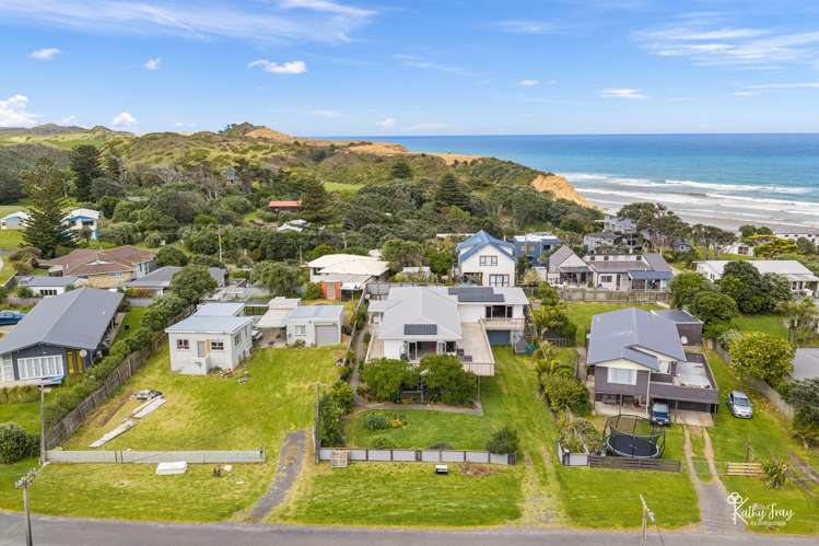 6 Bayly Street Baylys Beach_41