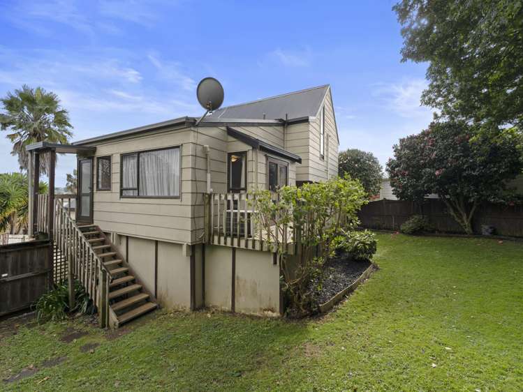 6 Photinia Place Botany Downs_11