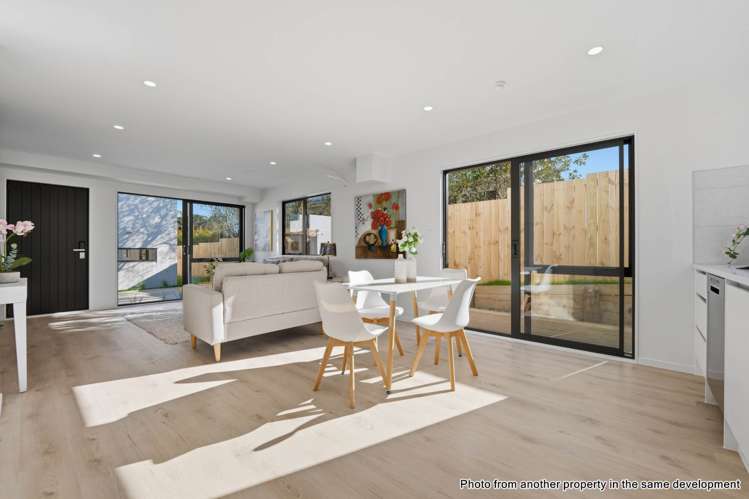 4/3 Gill Avenue Te Atatu Peninsula_10
