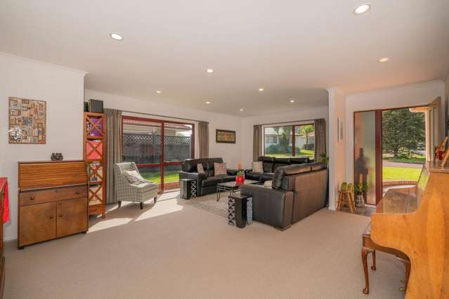 109 The Yardarm Pauanui_2