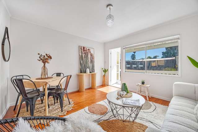 Charming 2-Bedroom Unit in Prime Location