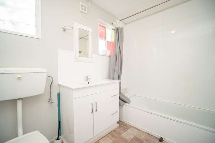 6 Monckton Street Feilding_10