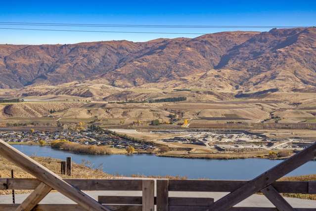 Lake and Mountain Views on 10 Hectares