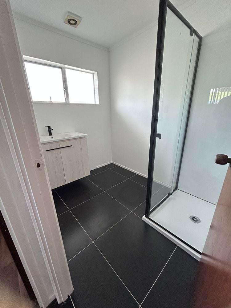 1/361 Wairau Road Totara Vale_6