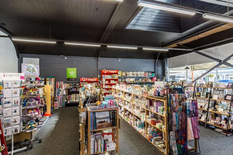 66-80 High Street North Carterton_7