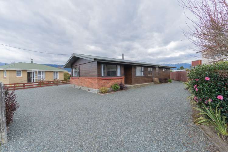 213 Milford Road Te Anau_24