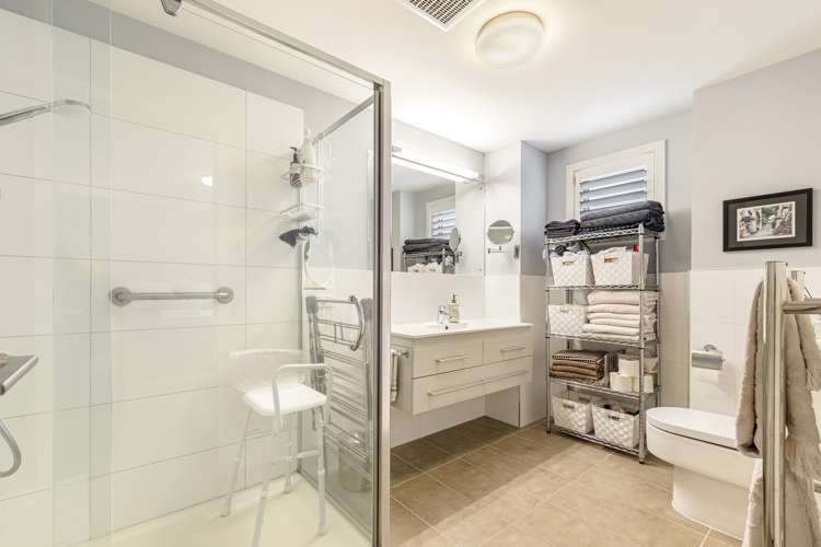 2 Eaves Bush Parade Orewa_22