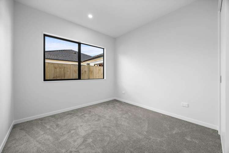 16 Tuwai Crescent Opaheke_13
