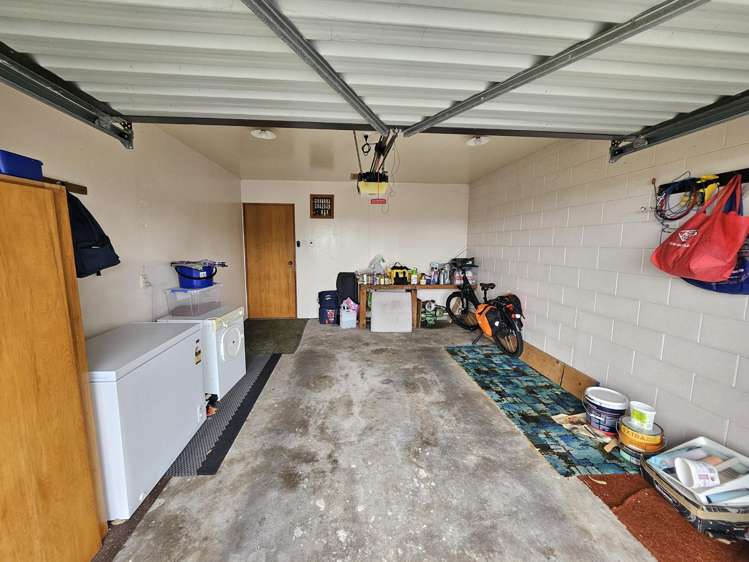 8 Keith Road Paroa_11