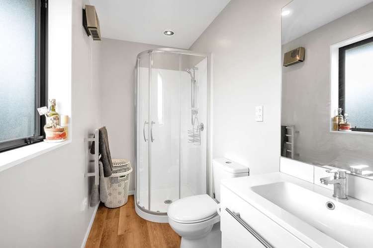 24 Shrimpton Ave Woodend_10