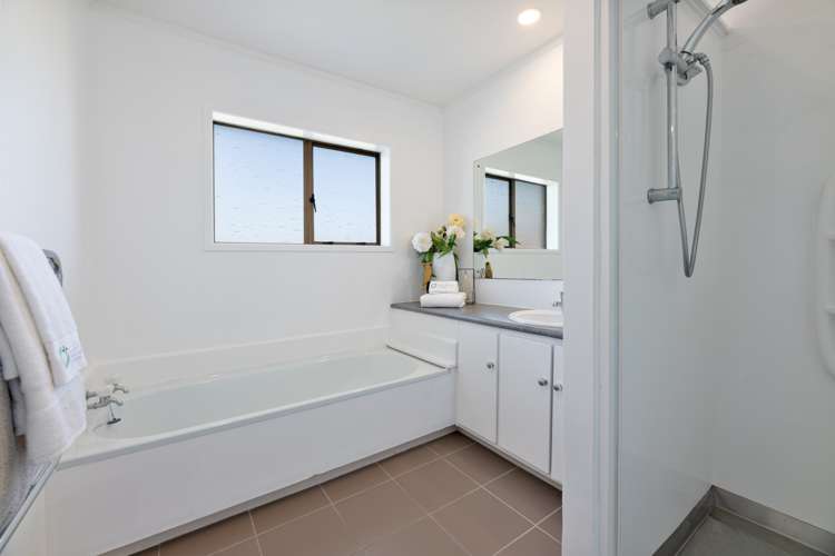 2/27 Knightsbridge Drive Forrest Hill_8