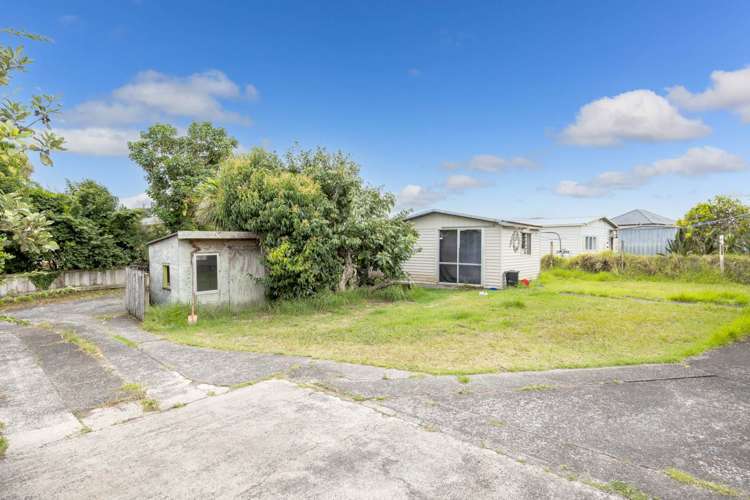 74 Mcleod Road Te Atatu South_2