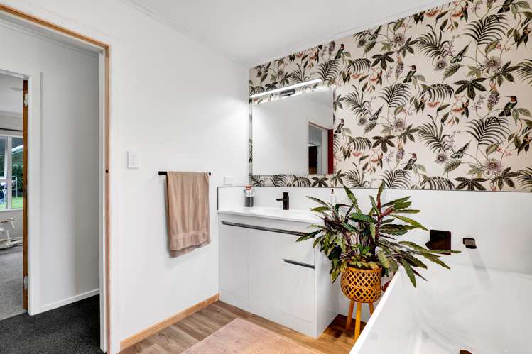 5 Dunn Street Egmont Village_10