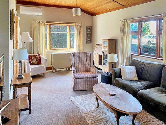 243 Douglas Road 1384_3