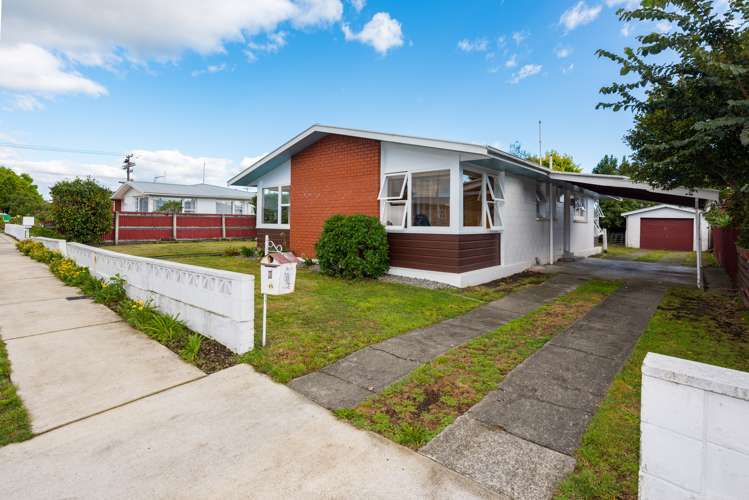 3 Newbourne Crescent Redwoodtown_17