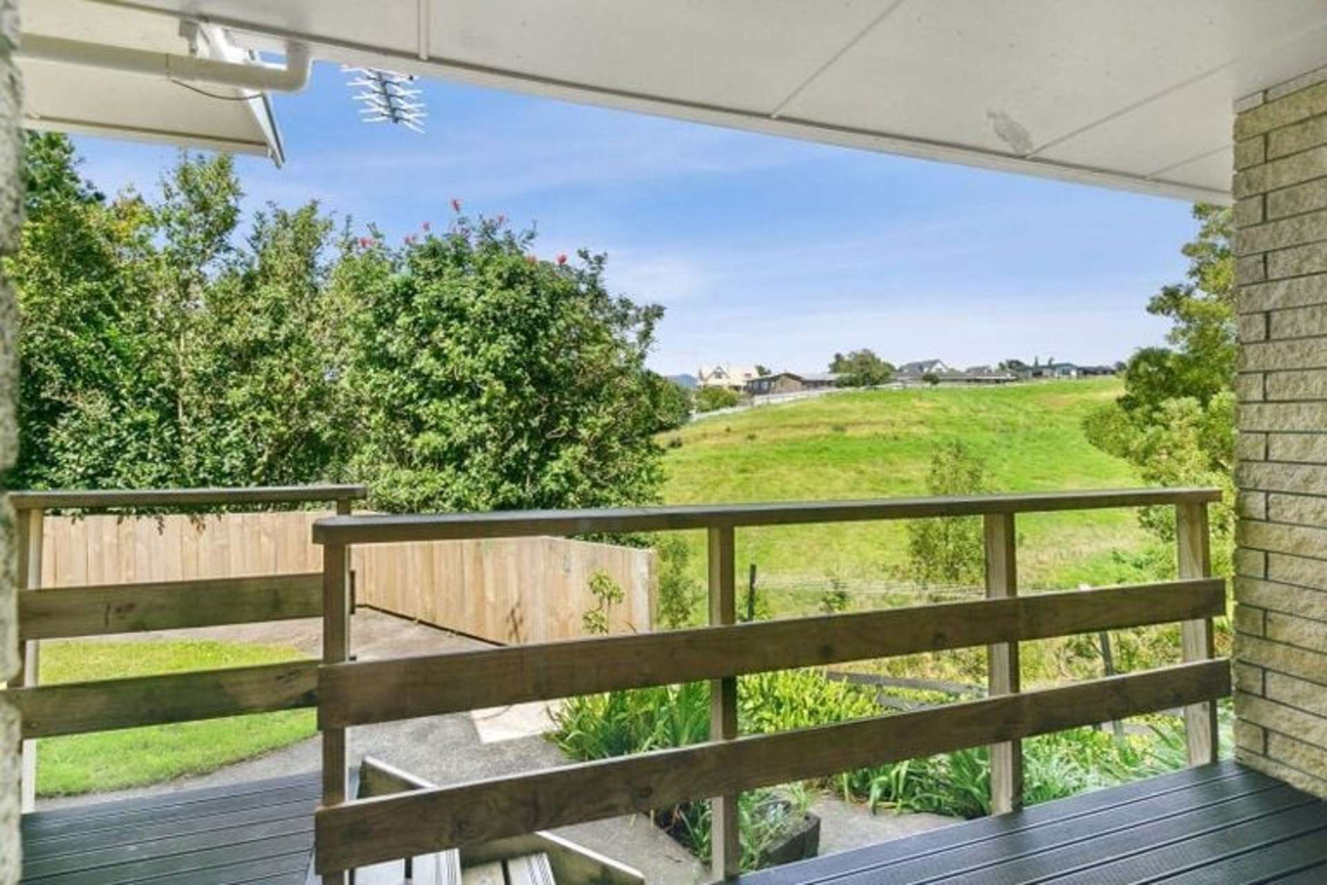 2/8A Hood Place Spotswood_0