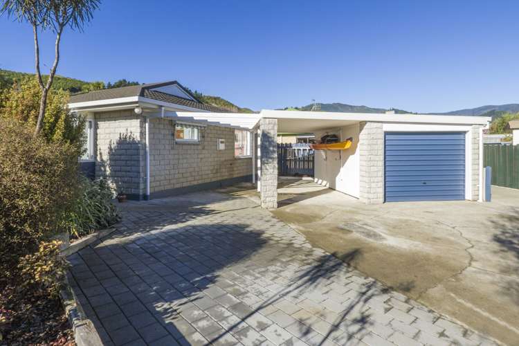 7 Majestic Way The Wood_11